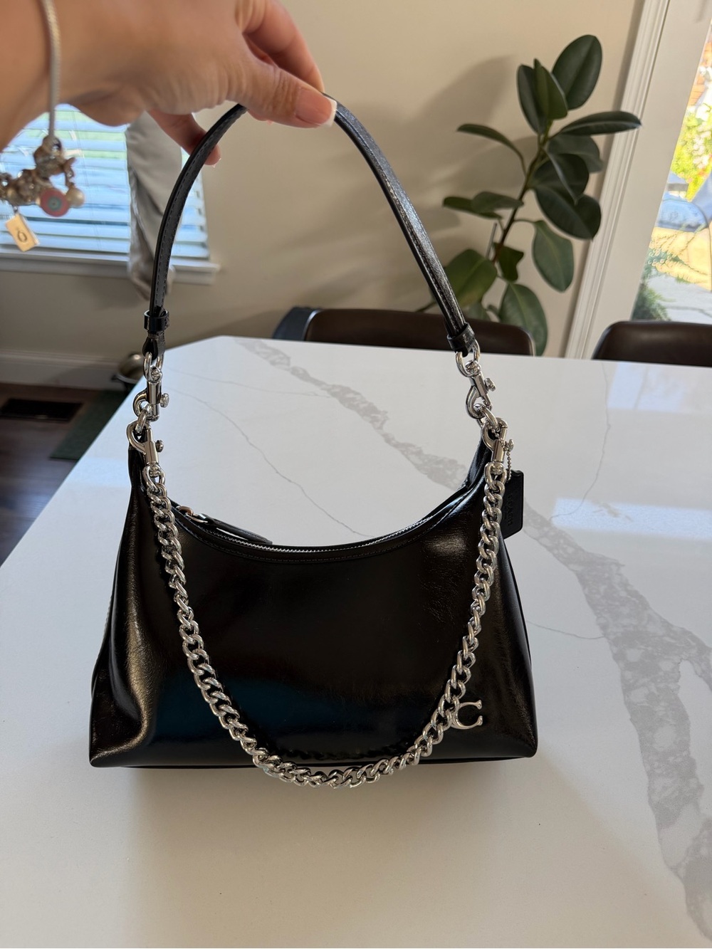 Coach Juliet Shoulder Bag 25 in black glazed - Picture 2 of 5